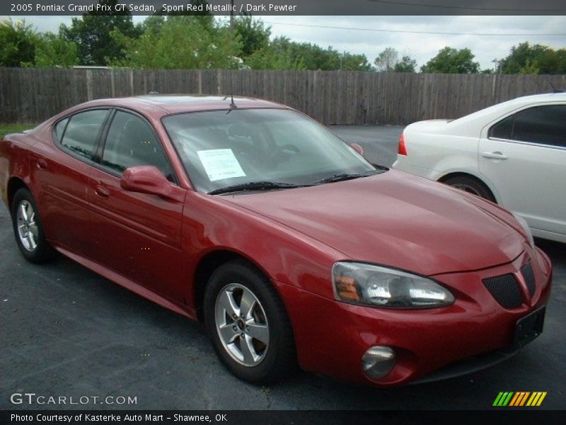 Front 3/4 View of 2005 Grand Prix GT Sedan