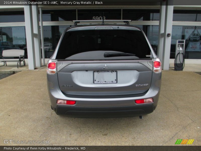 Mercury Gray Metallic / Black 2014 Mitsubishi Outlander SE S-AWC