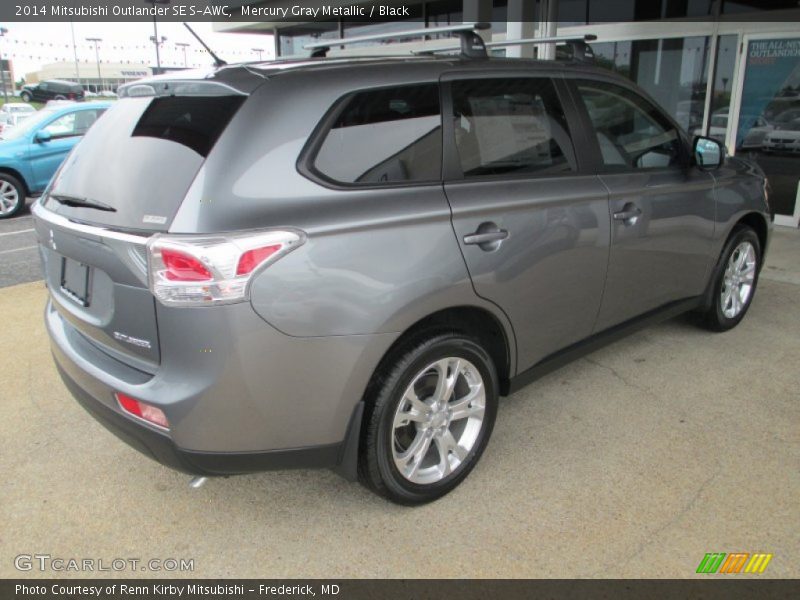 Mercury Gray Metallic / Black 2014 Mitsubishi Outlander SE S-AWC