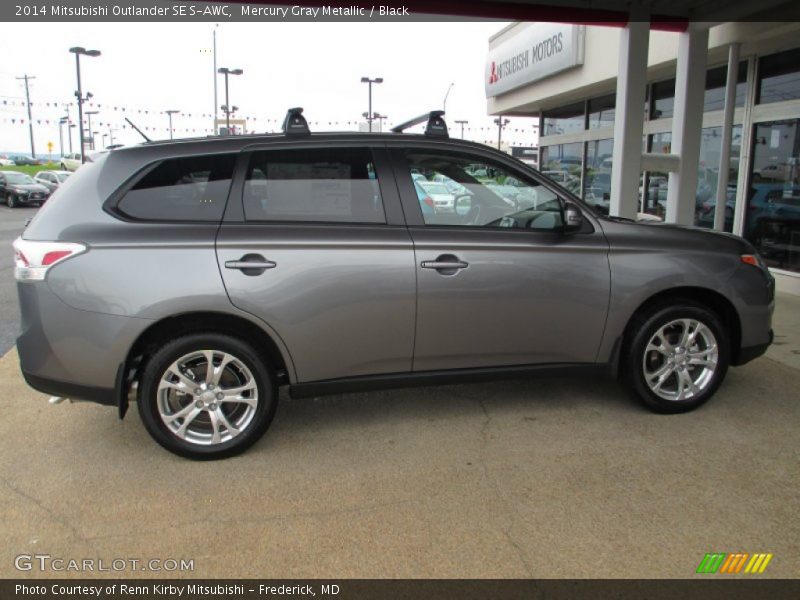 Mercury Gray Metallic / Black 2014 Mitsubishi Outlander SE S-AWC