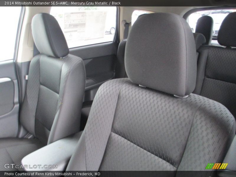Mercury Gray Metallic / Black 2014 Mitsubishi Outlander SE S-AWC