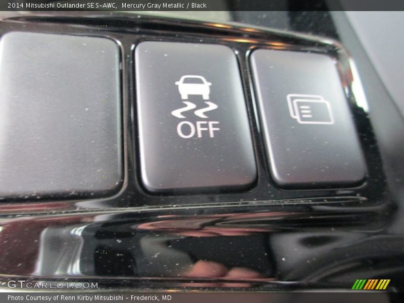 Mercury Gray Metallic / Black 2014 Mitsubishi Outlander SE S-AWC
