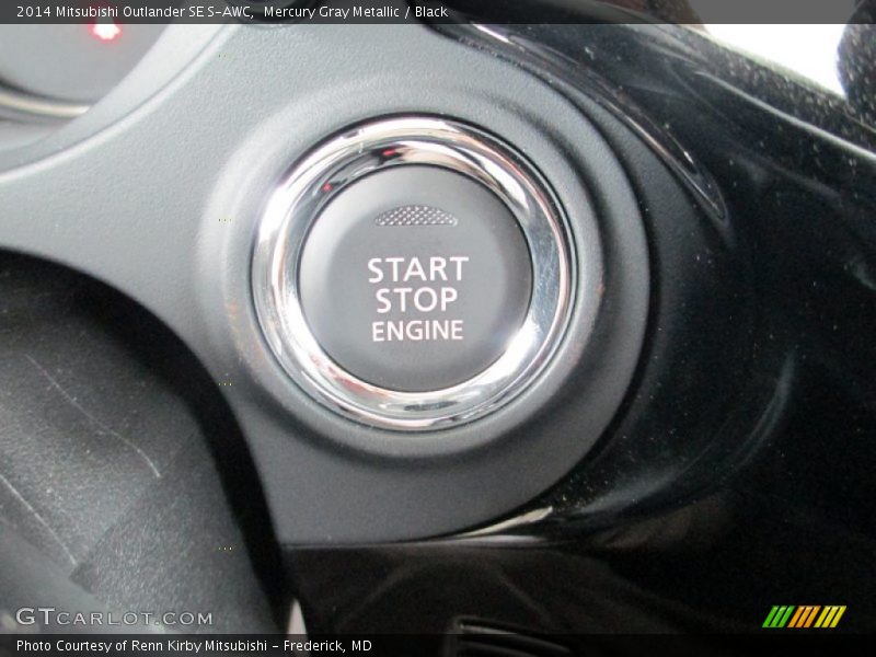 Mercury Gray Metallic / Black 2014 Mitsubishi Outlander SE S-AWC