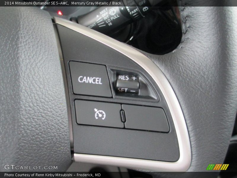 Mercury Gray Metallic / Black 2014 Mitsubishi Outlander SE S-AWC