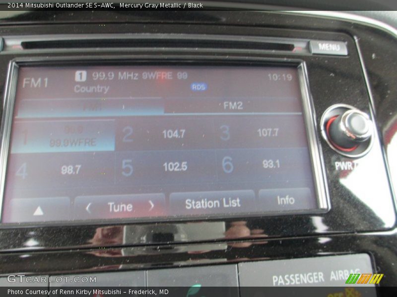 Mercury Gray Metallic / Black 2014 Mitsubishi Outlander SE S-AWC