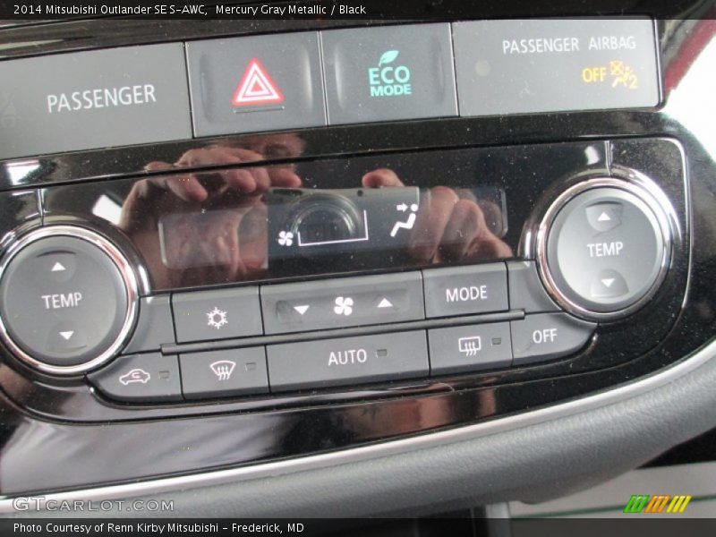 Mercury Gray Metallic / Black 2014 Mitsubishi Outlander SE S-AWC