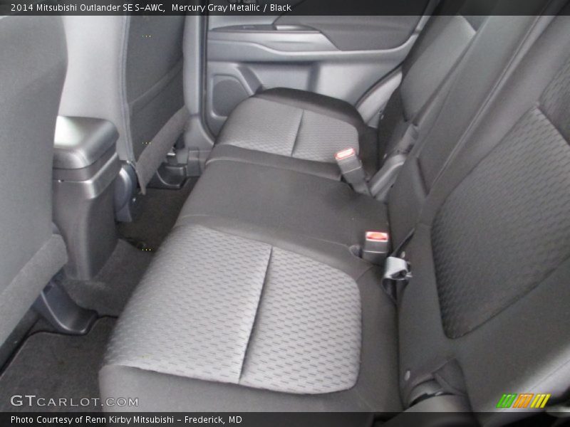 Mercury Gray Metallic / Black 2014 Mitsubishi Outlander SE S-AWC