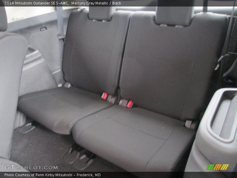 Mercury Gray Metallic / Black 2014 Mitsubishi Outlander SE S-AWC