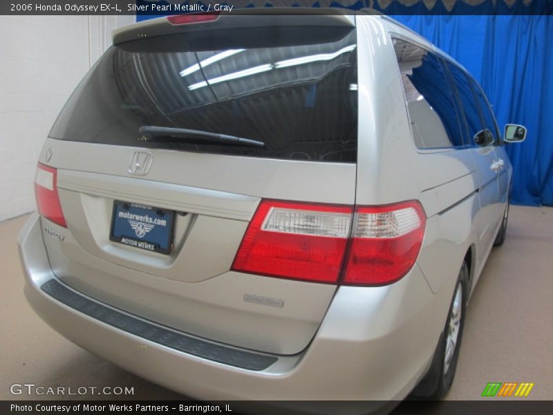 Silver Pearl Metallic / Gray 2006 Honda Odyssey EX-L