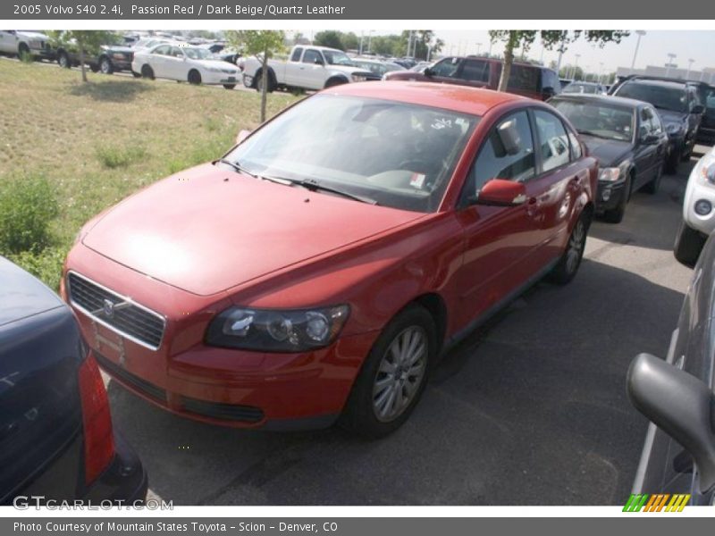 Passion Red / Dark Beige/Quartz Leather 2005 Volvo S40 2.4i