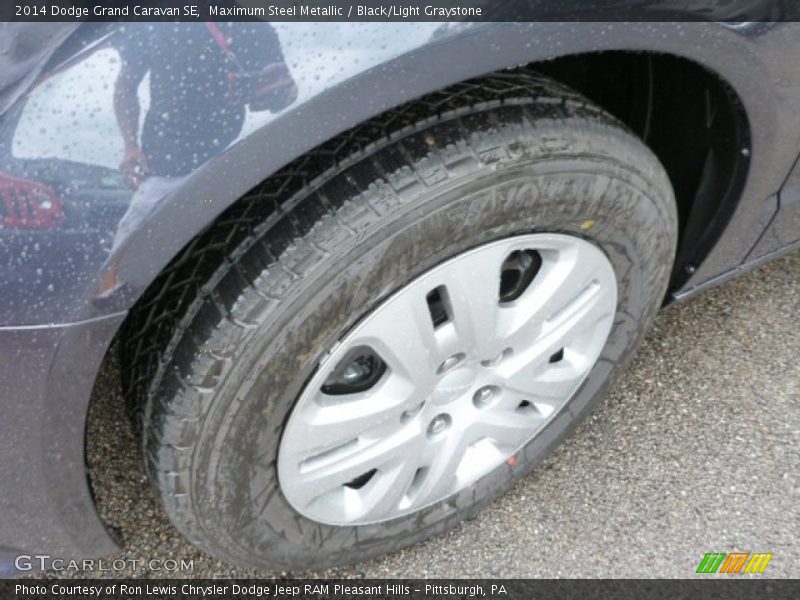 Maximum Steel Metallic / Black/Light Graystone 2014 Dodge Grand Caravan SE