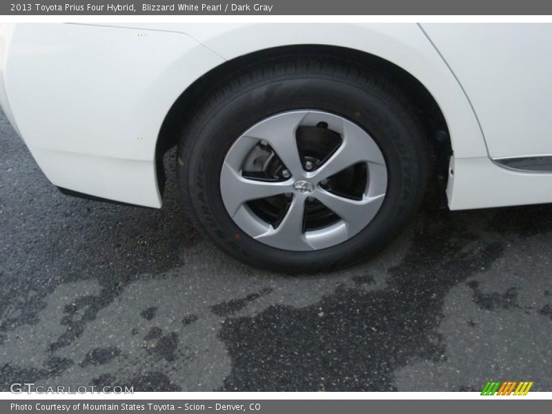 Blizzard White Pearl / Dark Gray 2013 Toyota Prius Four Hybrid