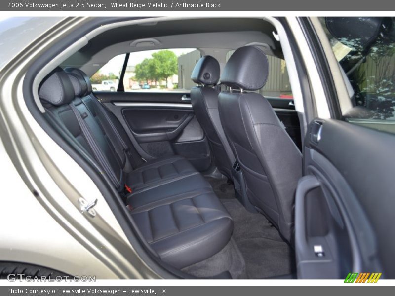 Wheat Beige Metallic / Anthracite Black 2006 Volkswagen Jetta 2.5 Sedan