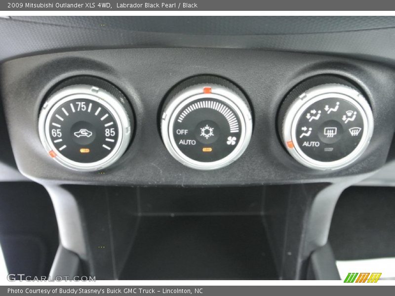 Controls of 2009 Outlander XLS 4WD