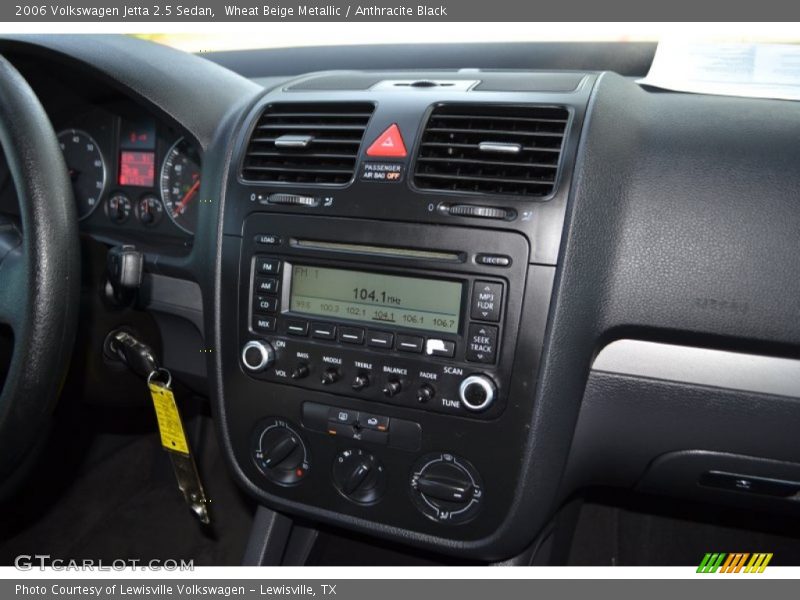 Wheat Beige Metallic / Anthracite Black 2006 Volkswagen Jetta 2.5 Sedan