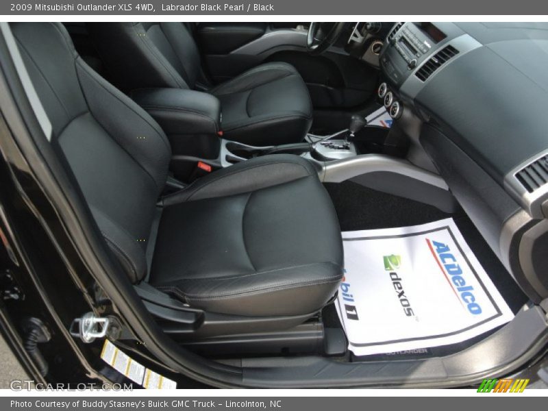 Labrador Black Pearl / Black 2009 Mitsubishi Outlander XLS 4WD