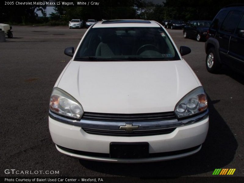White / Gray 2005 Chevrolet Malibu Maxx LS Wagon