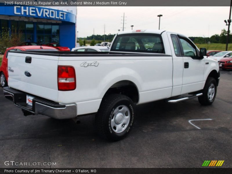 Oxford White / Medium Flint Grey 2005 Ford F150 XL Regular Cab 4x4