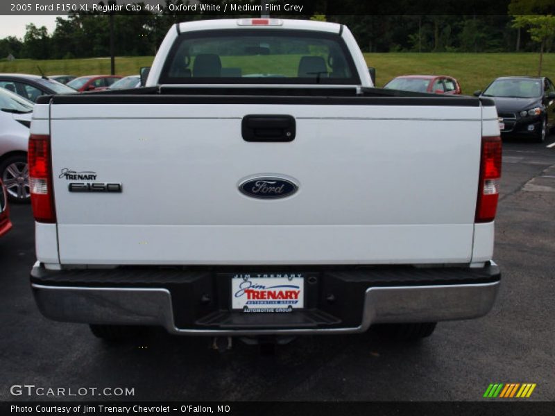 Oxford White / Medium Flint Grey 2005 Ford F150 XL Regular Cab 4x4