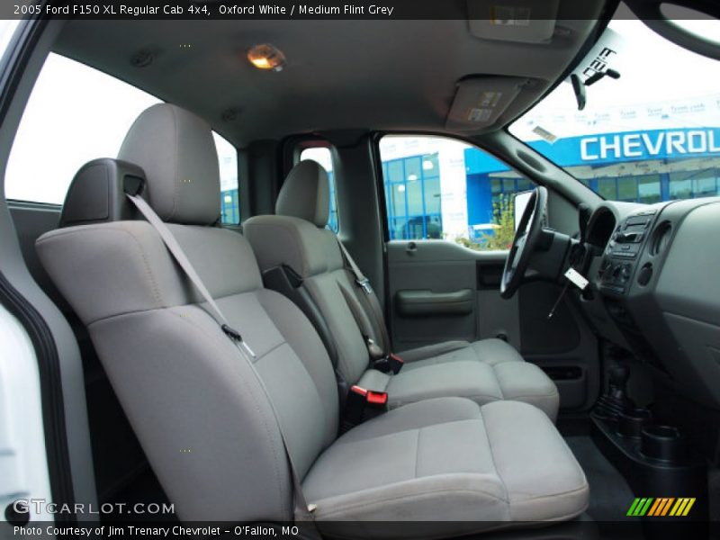 Oxford White / Medium Flint Grey 2005 Ford F150 XL Regular Cab 4x4