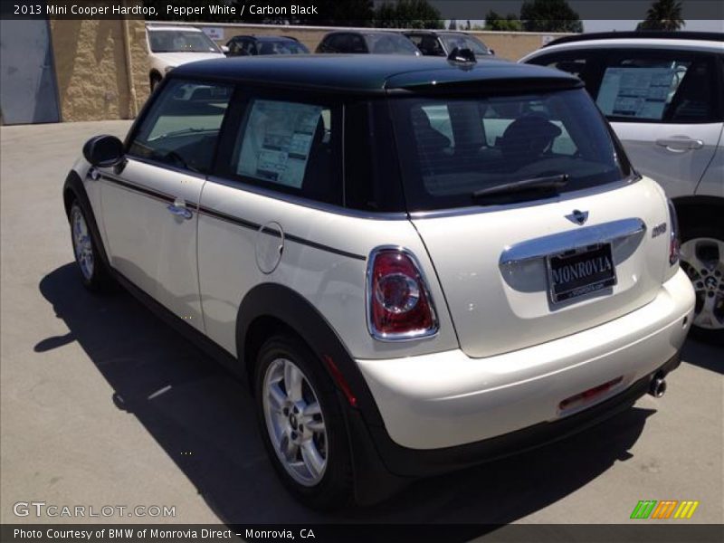 Pepper White / Carbon Black 2013 Mini Cooper Hardtop