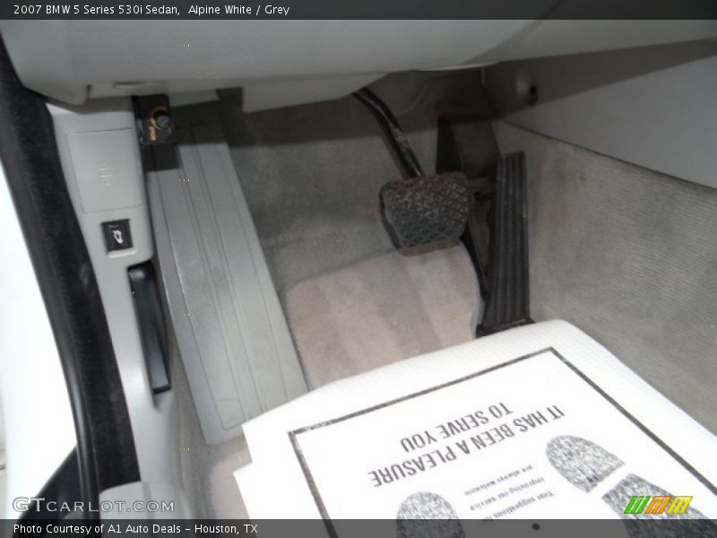 Alpine White / Grey 2007 BMW 5 Series 530i Sedan