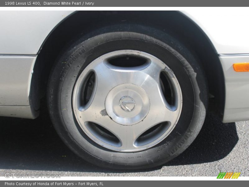 Diamond White Pearl / Ivory 1998 Lexus LS 400