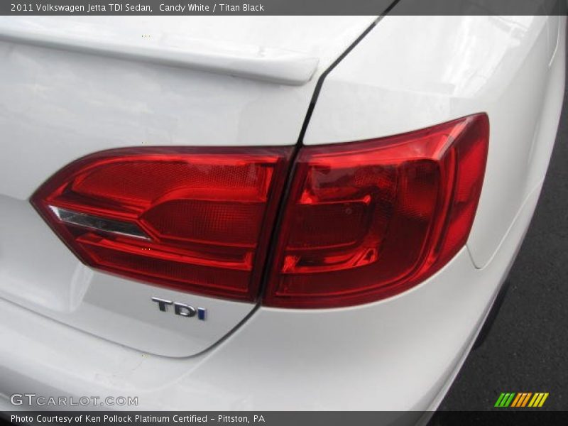 Candy White / Titan Black 2011 Volkswagen Jetta TDI Sedan