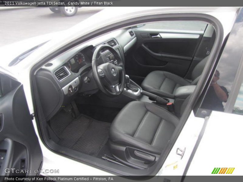 Candy White / Titan Black 2011 Volkswagen Jetta TDI Sedan