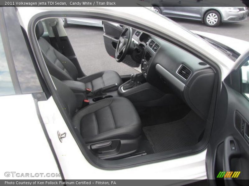 Candy White / Titan Black 2011 Volkswagen Jetta TDI Sedan