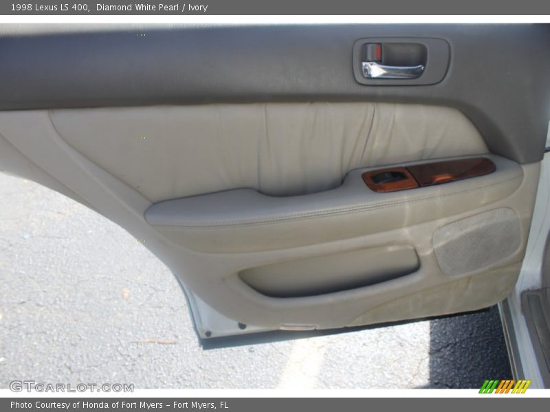 Diamond White Pearl / Ivory 1998 Lexus LS 400