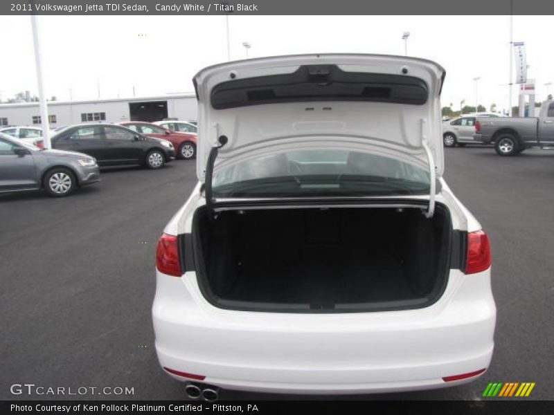 Candy White / Titan Black 2011 Volkswagen Jetta TDI Sedan