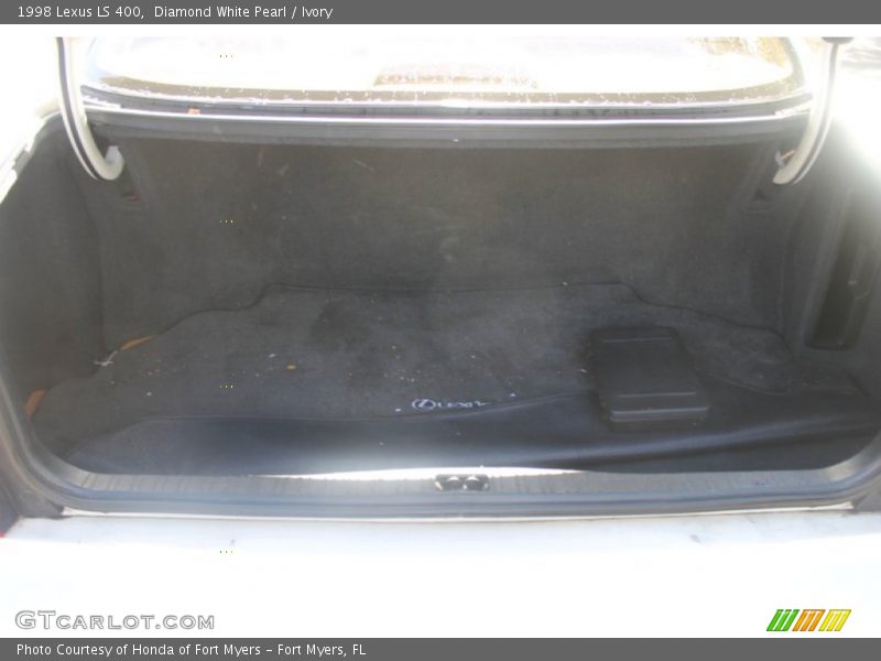 Diamond White Pearl / Ivory 1998 Lexus LS 400