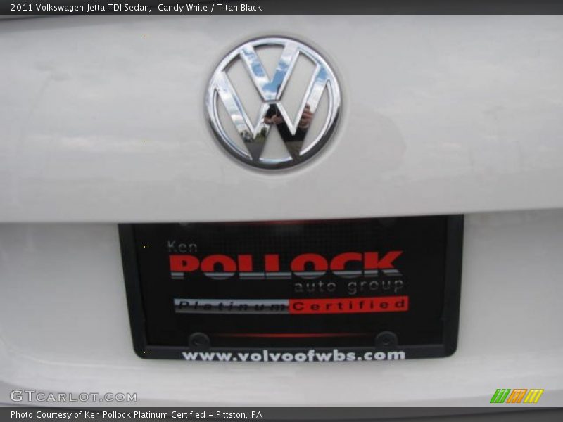 Candy White / Titan Black 2011 Volkswagen Jetta TDI Sedan