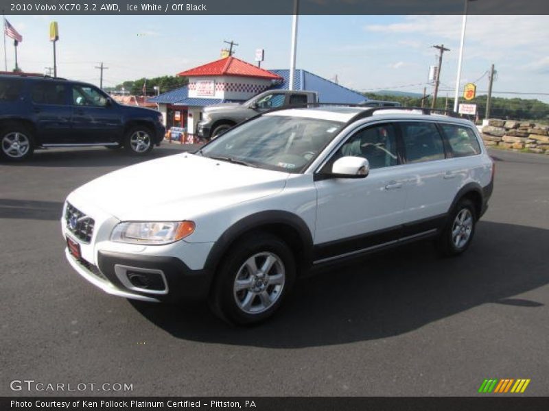 Ice White / Off Black 2010 Volvo XC70 3.2 AWD