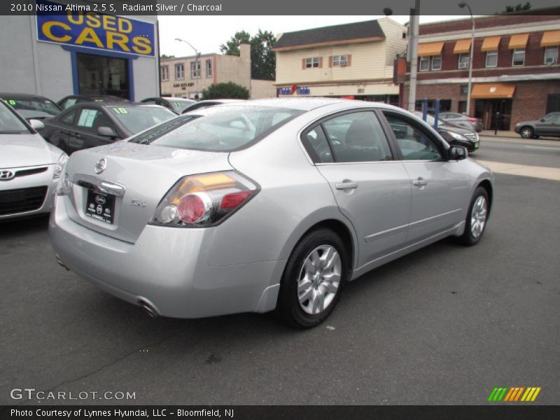 Radiant Silver / Charcoal 2010 Nissan Altima 2.5 S