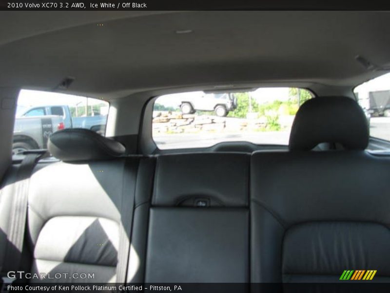 Ice White / Off Black 2010 Volvo XC70 3.2 AWD