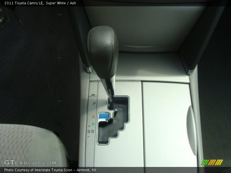 Super White / Ash 2011 Toyota Camry LE
