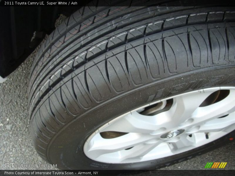 Super White / Ash 2011 Toyota Camry LE
