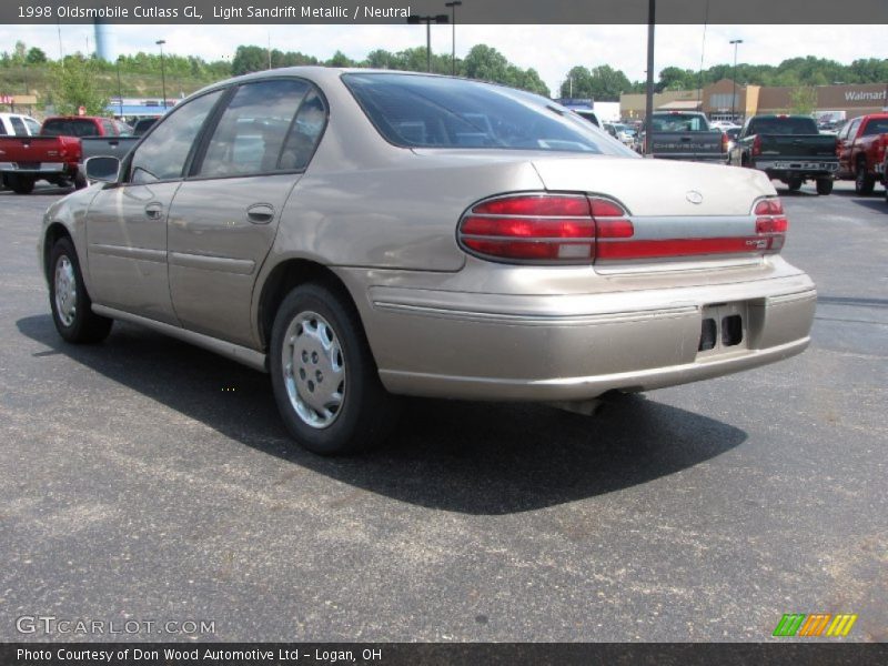 Light Sandrift Metallic / Neutral 1998 Oldsmobile Cutlass GL