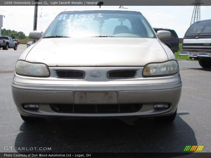 Light Sandrift Metallic / Neutral 1998 Oldsmobile Cutlass GL