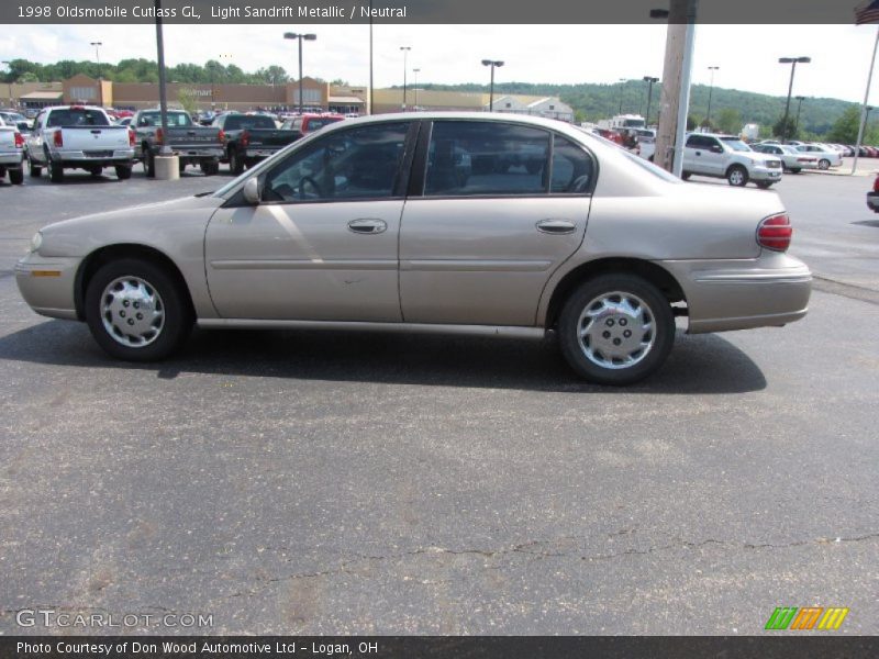 Light Sandrift Metallic / Neutral 1998 Oldsmobile Cutlass GL