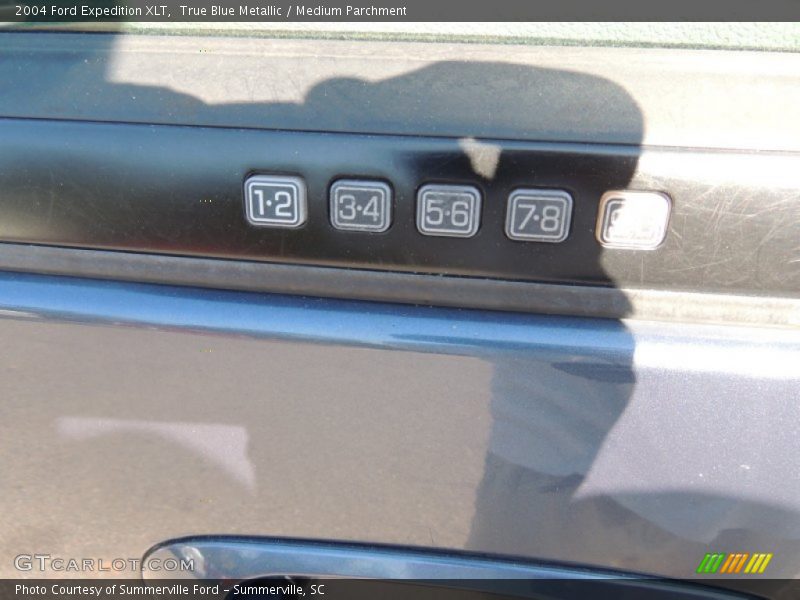 True Blue Metallic / Medium Parchment 2004 Ford Expedition XLT