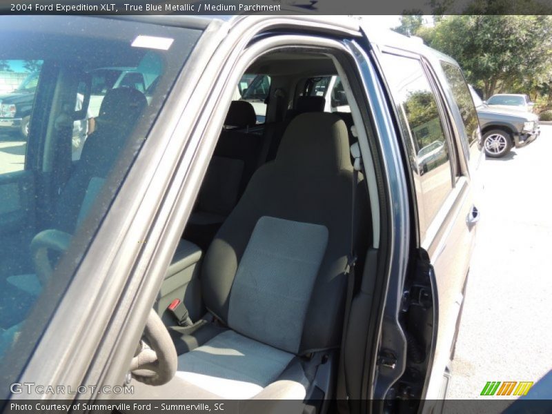 True Blue Metallic / Medium Parchment 2004 Ford Expedition XLT