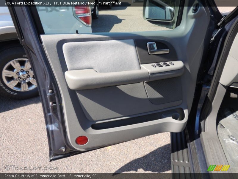 True Blue Metallic / Medium Parchment 2004 Ford Expedition XLT