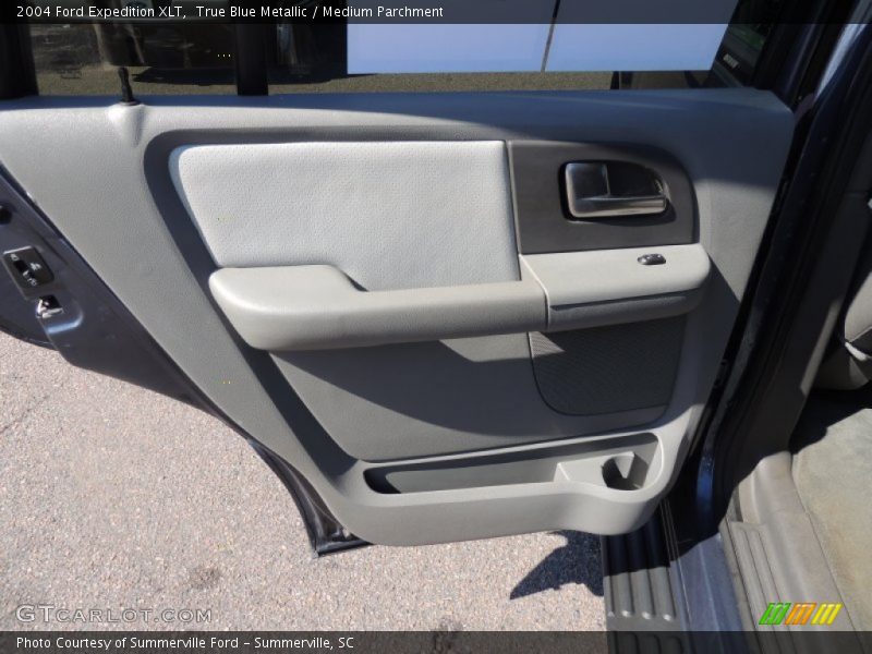 True Blue Metallic / Medium Parchment 2004 Ford Expedition XLT