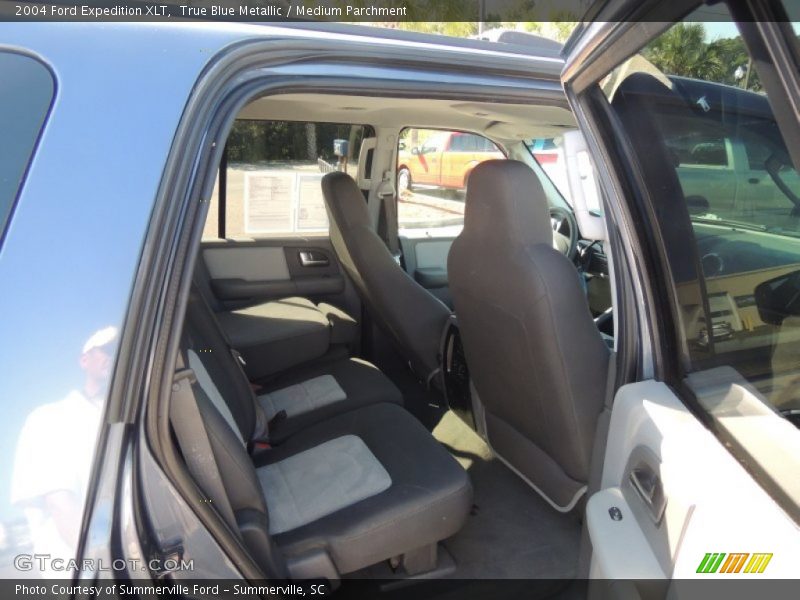 True Blue Metallic / Medium Parchment 2004 Ford Expedition XLT
