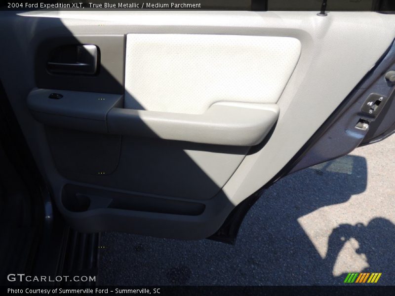 True Blue Metallic / Medium Parchment 2004 Ford Expedition XLT