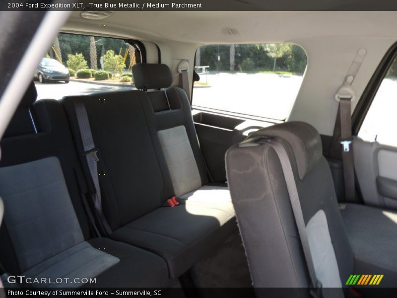 True Blue Metallic / Medium Parchment 2004 Ford Expedition XLT