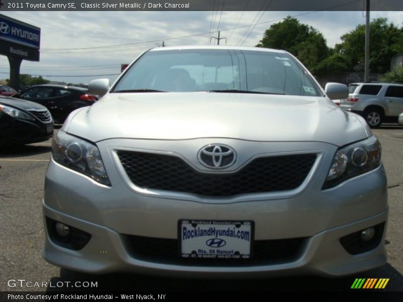 Classic Silver Metallic / Dark Charcoal 2011 Toyota Camry SE